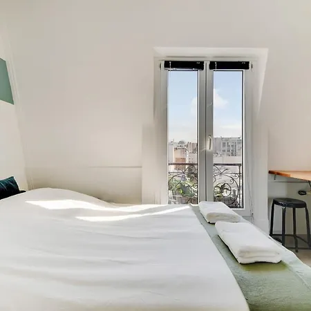 Ideal For 2 People - Marche Des Batignolles