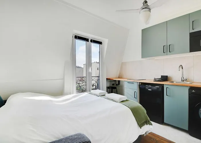 Ideal For 2 People - Marche Des Batignolles * Париж